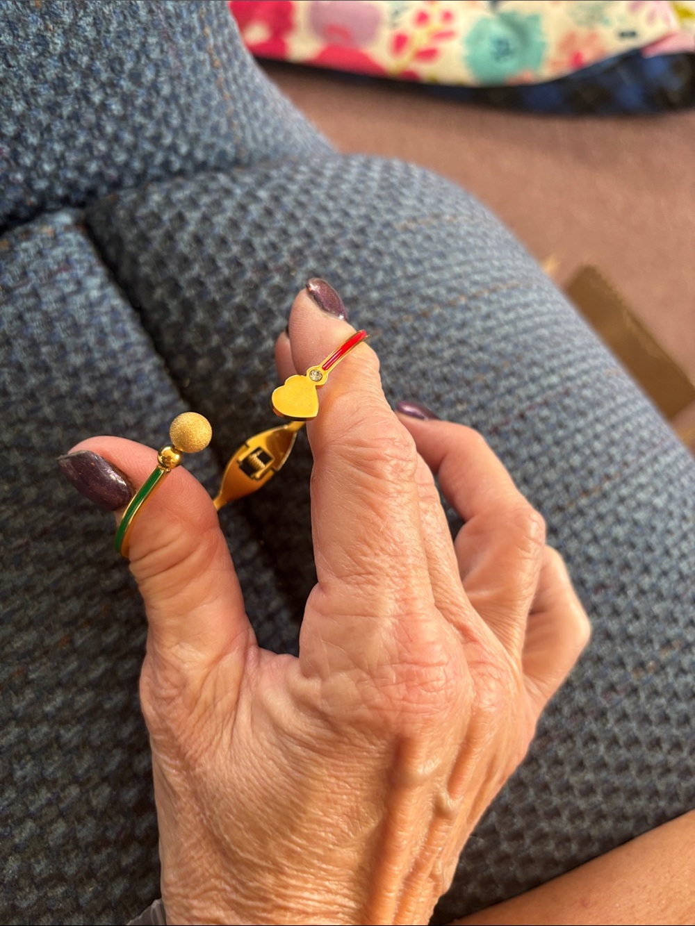 Beautiful bangle - Picture 3 of 3